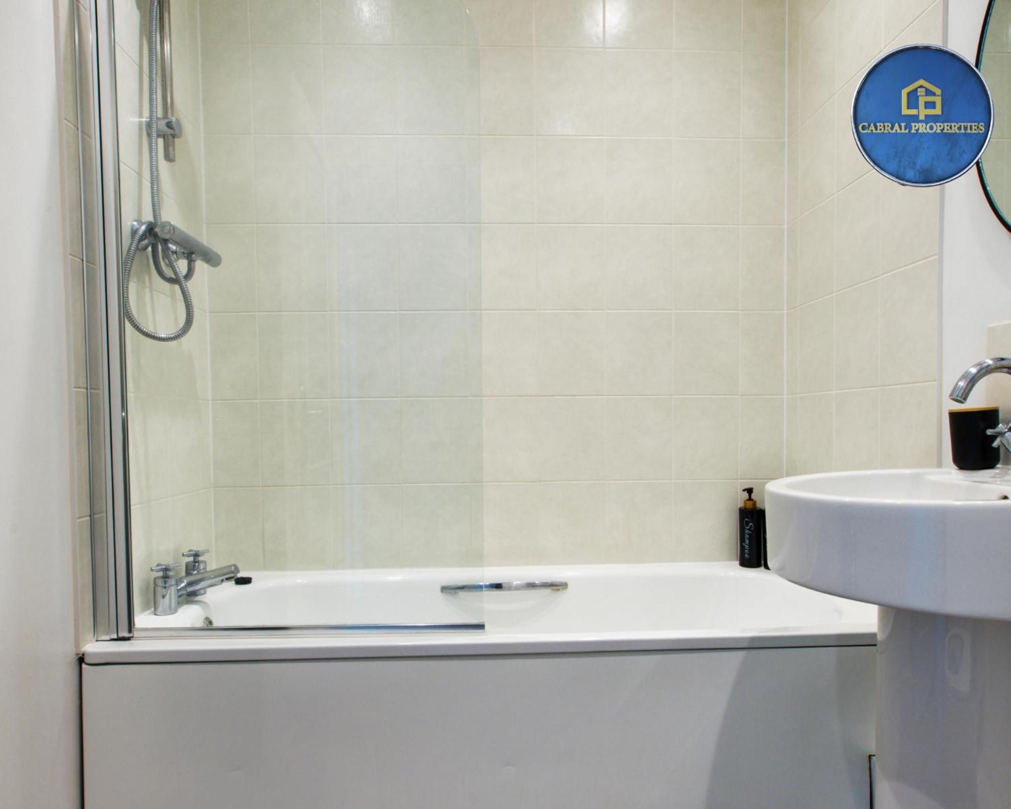 2 Bedroom House By Cabral Properties Monthly Special Price 독서 외부 사진