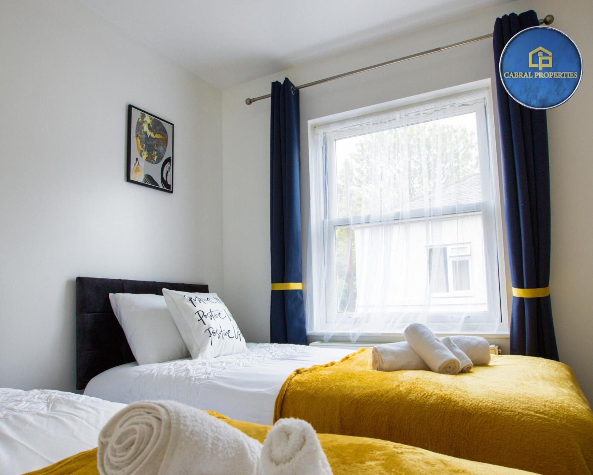 2 Bedroom House By Cabral Properties Monthly Special Price 독서 외부 사진