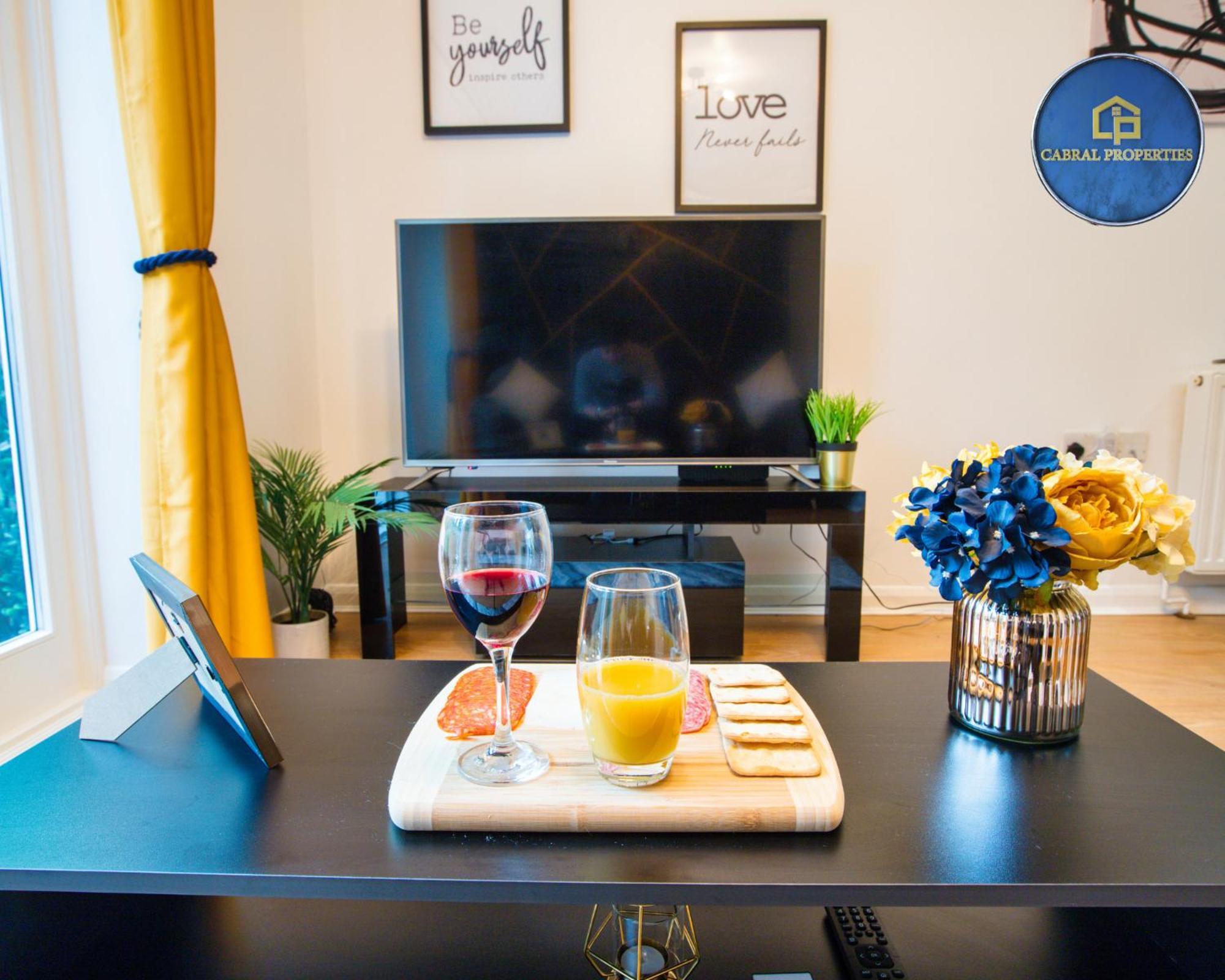 2 Bedroom House By Cabral Properties Monthly Special Price 독서 외부 사진